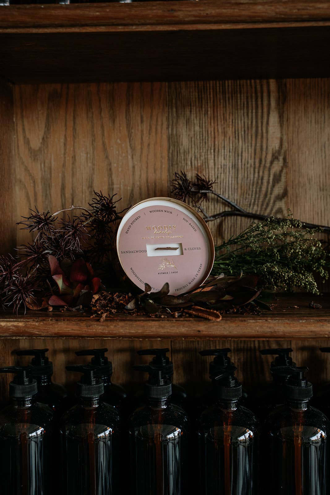 Woodsy Homelife - Sandalwood & Cloves-Solid Brass 14oz Pure Soy Candle